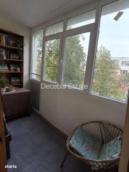 Apartament cu 3 camere semidecomandat în 1 Decembrie 1918