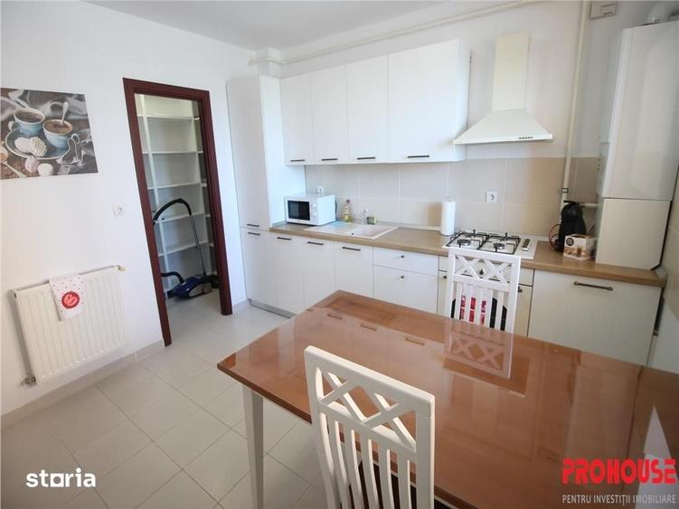 Apartament cu 3 camere decomandat în Mioriței