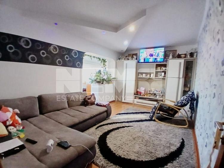 Apartament cu 5 camere decomandat, mobilat în Obcini