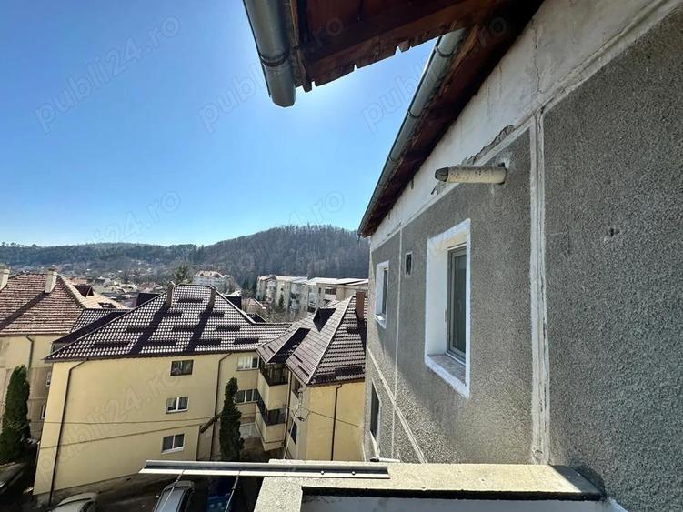 Se vinde apartament cu 3 camere, situat in Comane?ti, Bacau, etaj 4. - 4