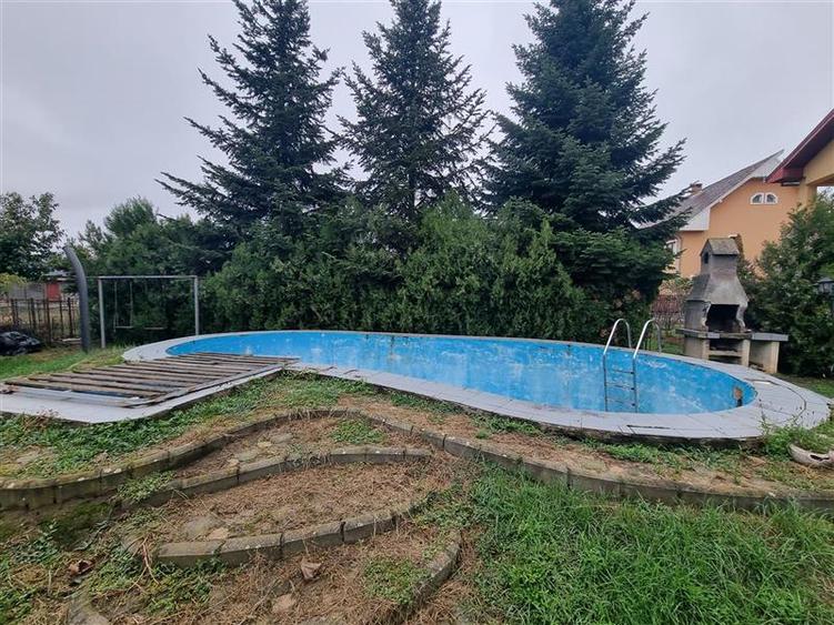 Casă cu 8 camere cu Garaj în Sâncraiu de Mureș