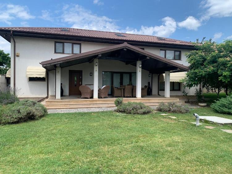 Casă individuală cu 6 camere cu Teren 1282 Mp în Brănești