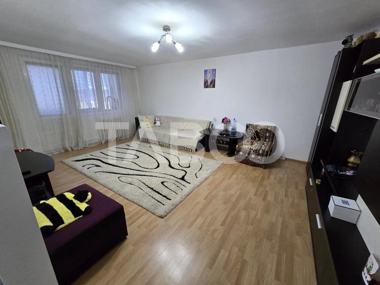 Apartament cu 2 camere decomandat, mobilat în Central