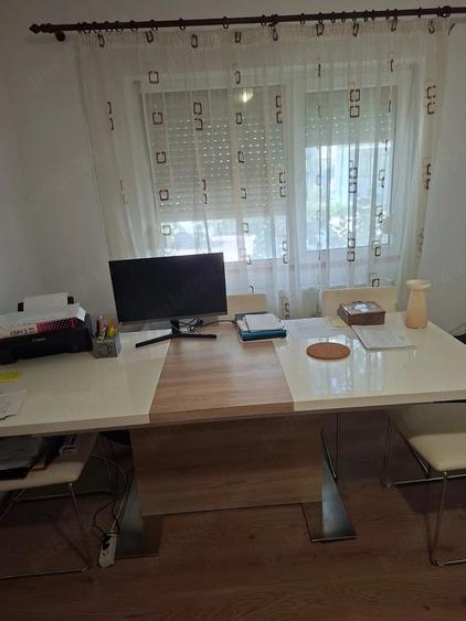 Apartament cu 2 camere decomandat în Broșteni