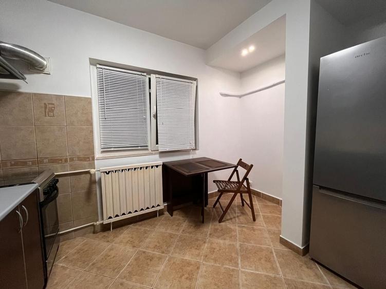 Garsonieră decomandată în Brâncoveanu
