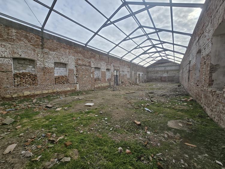 Spațiu industrial, de 468 mp, în Falezei