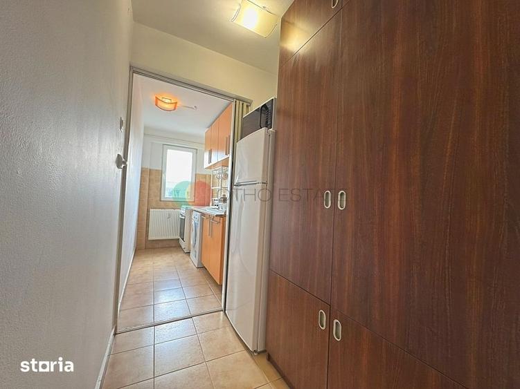 Apartament cu 2 camere semidecomandat în Tei