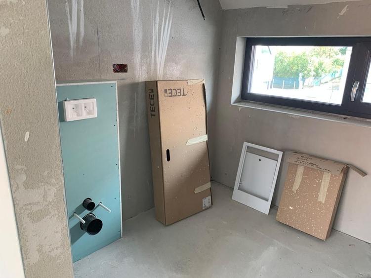 Duplex cu 4 camere cu Canalizare în Bună Ziua