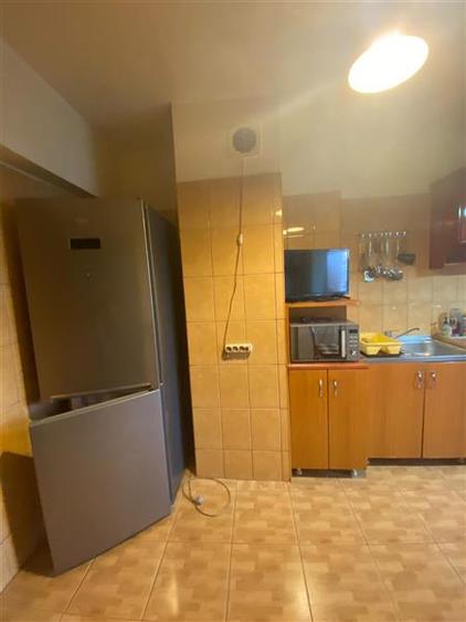 Apartament cu 3 camere decomandat, mobilat în Pantelimon