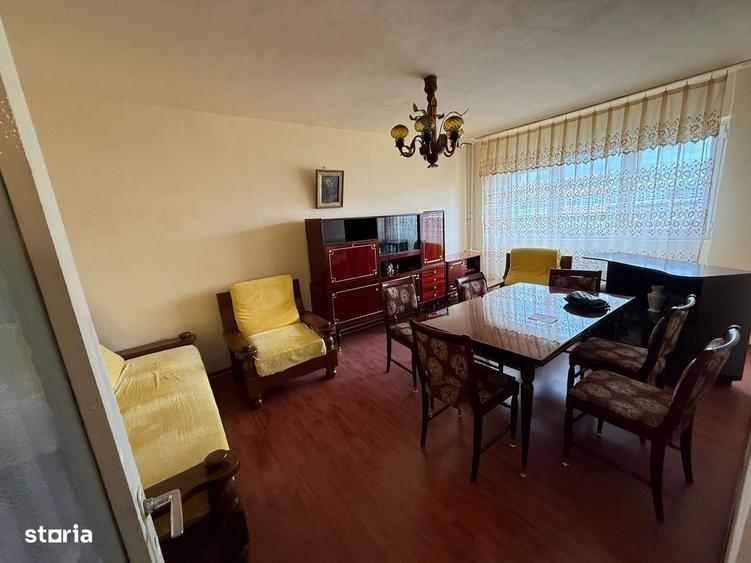 Apartament cu 3 camere decomandat în Eminescu