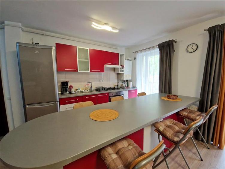 Apartament cu 2 camere decomandat în Florești