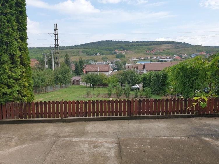 Casă cu 2 camere în Corunca