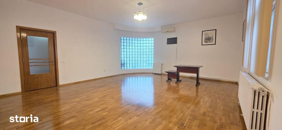 Casă cu 4 camere cu Teren 500 Mp în Far