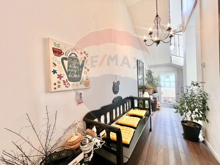 Casă cu 12 camere cu Teren 247 Mp în Decebal