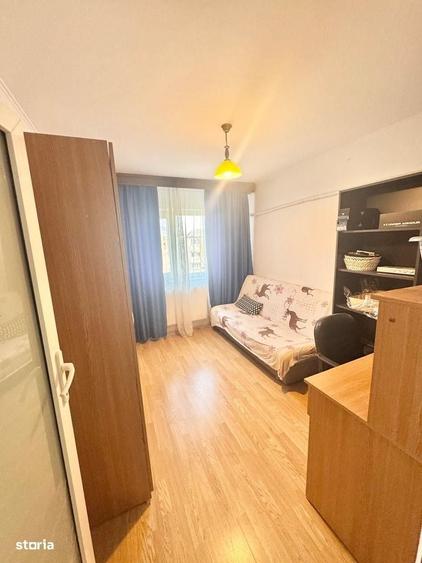 Apartament cu 3 camere în Uiești