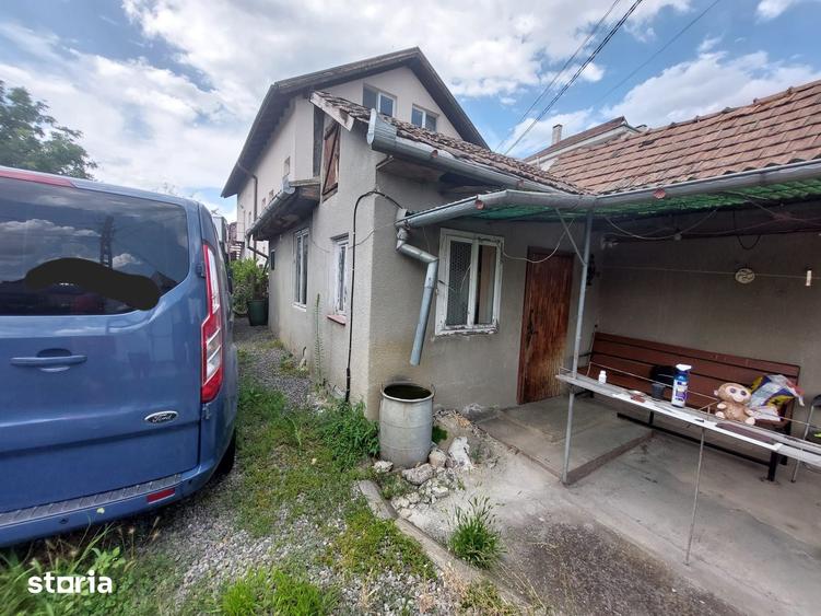 Casă cu 2 camere cu Teren 483 Mp în Criș