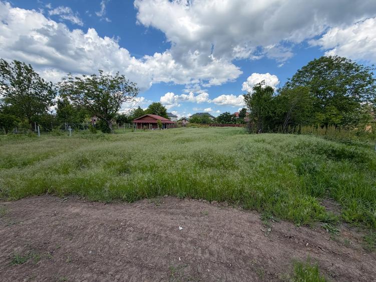 Teren agricol intravilan de 1031 mp, în Ghermănești