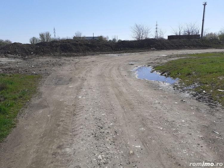 Teren de 9000 mp, în Est