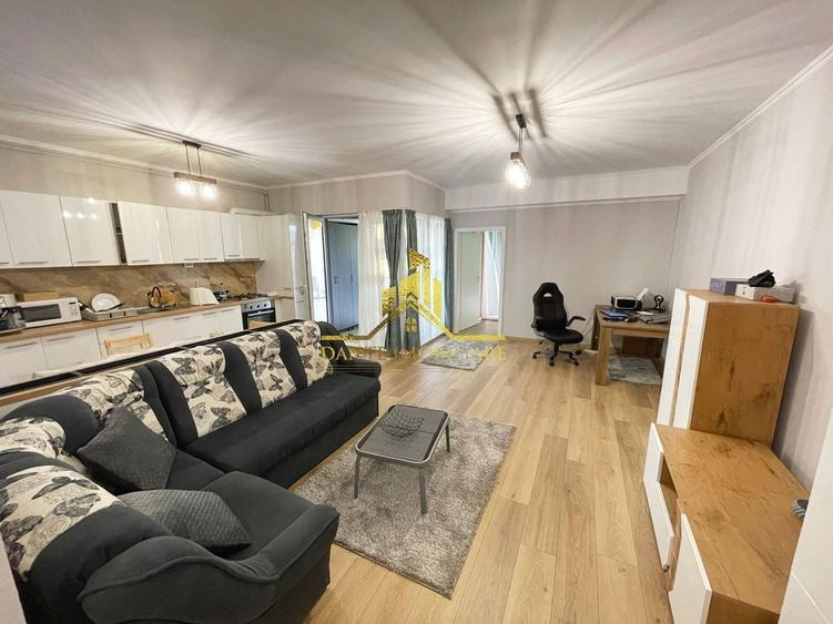 Apartament cu 2 camere semidecomandat, mobilat în Central