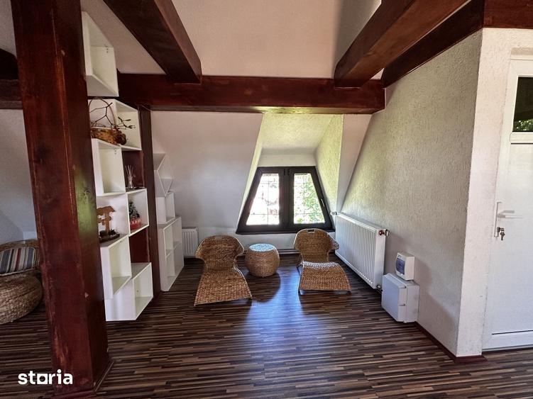 Casă cu 5 camere cu Teren 1286 Mp în Măneciu