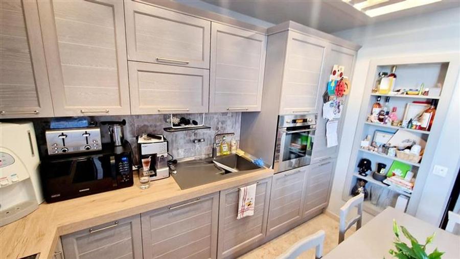 Penthouse cu 3 camere decomandat, mobilat în Copou