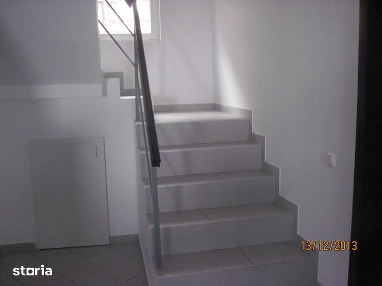 Casă cu 10 camere cu Teren 360 Mp în Central