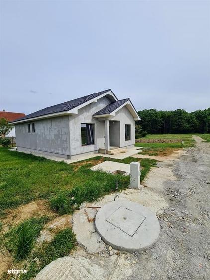 Casă cu 3 camere cu Teren 500 Mp în Alparea