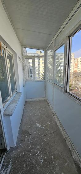 Apartament cu 2 camere semidecomandat în 9 Mai