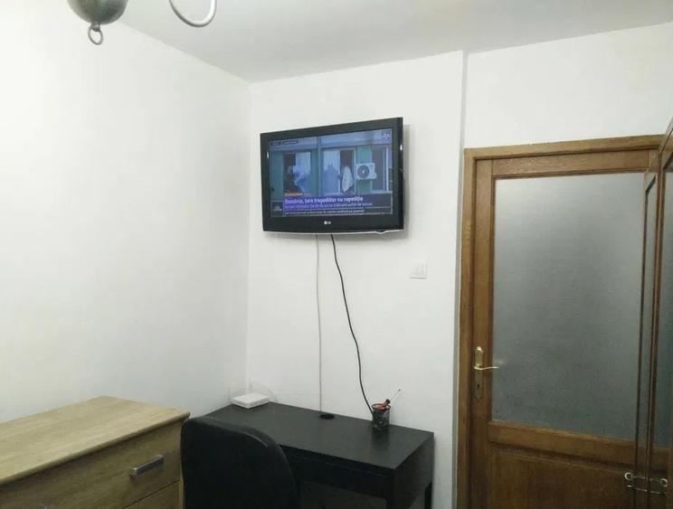 Apartament cu 3 camere semidecomandat, mobilat în Iancului