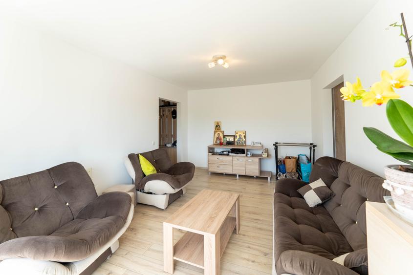 Apartament cu 2 camere semidecomandat în Județean