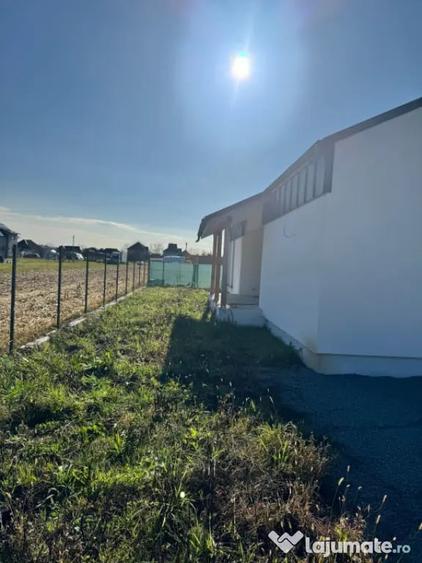 Casă cu 4 camere cu Teren 475 Mp în Mocira