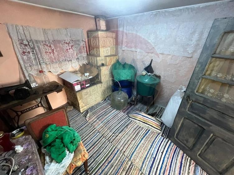 Casă cu Teren 2366 Mp în Căiata