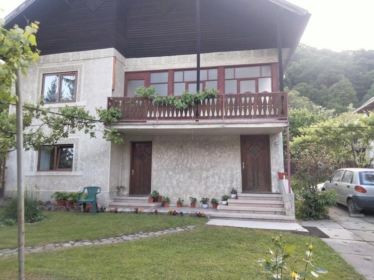 Casă cu 4 camere în Câmpulung Muscel