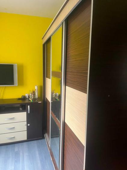 Apartament cu 2 camere semidecomandat în Berceni