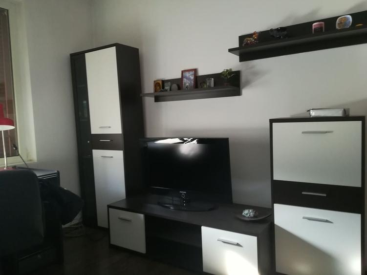 Apartament cu 4 camere decomandat, mobilat în Lujerului
