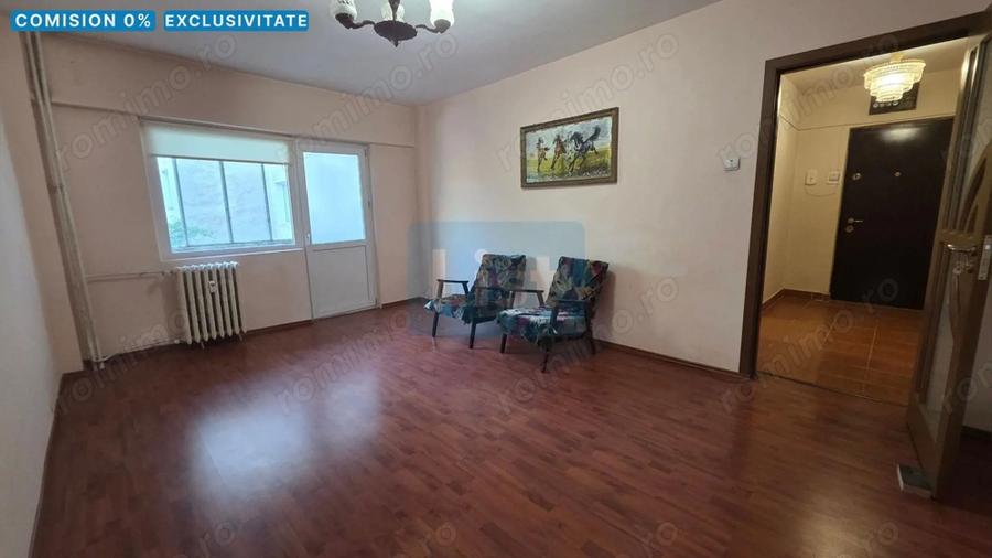 Apartament cu 4 camere decomandat în Sud