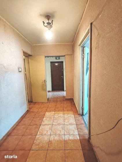 Apartament cu 3 camere decomandat în Negru Vodă