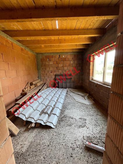 Casă cu 5 camere cu Teren 4499 Mp în Vâlcele