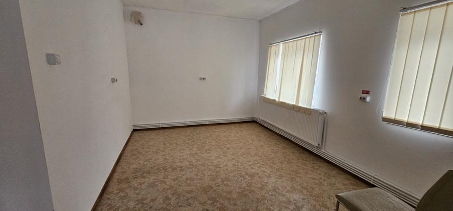 Spațiu comercial, de 102.51999664307 mp, în Zemeș