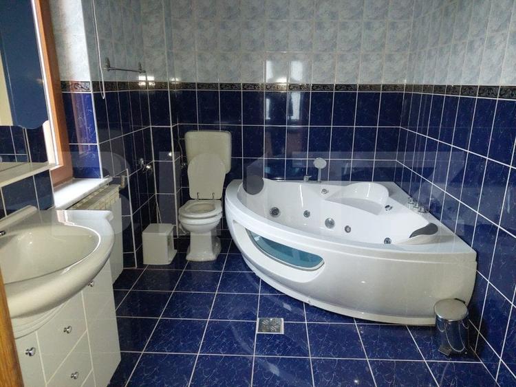 Casă de vânzare, cu 6 camere, 300 mp, spațioasă, în Câmpulung Moldovenesc - 8