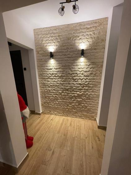 Apartament cu 4 camere decomandat în Malu Roșu