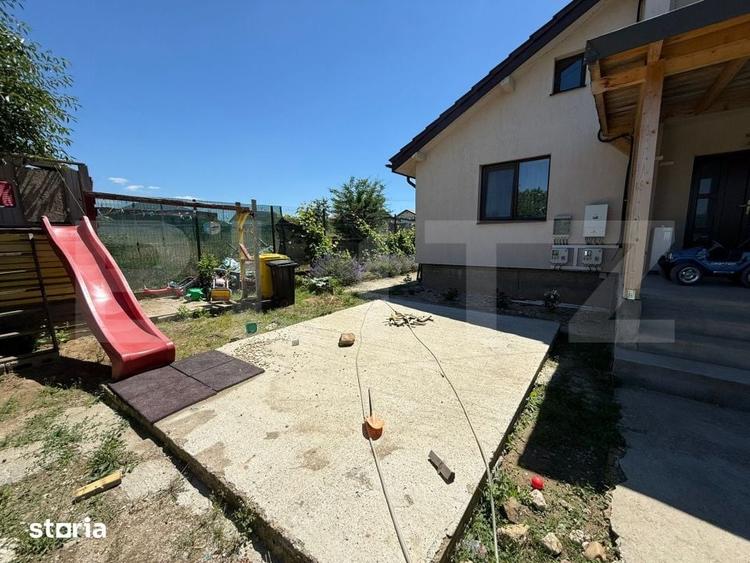 Casă cu 5 camere cu Teren 481 Mp în Malu Mare