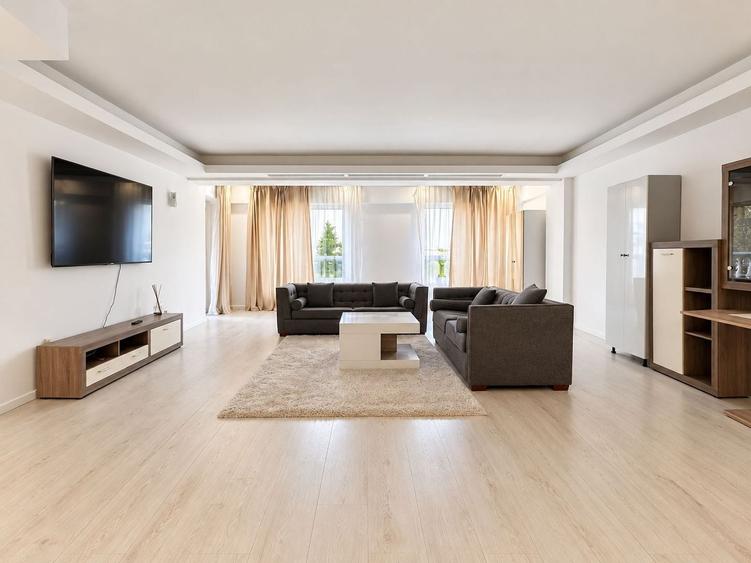 Apartament cu 3 camere decomandat, mobilat în Herăstrău