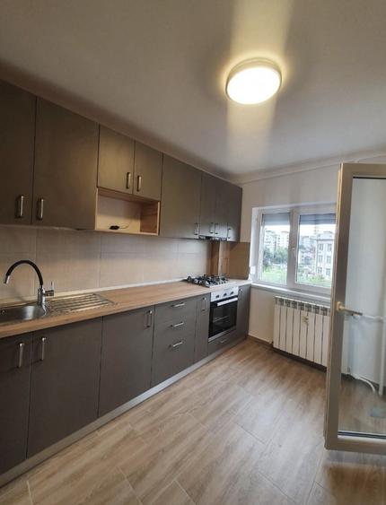 Apartament cu 3 camere decomandat în Brâncoveanu