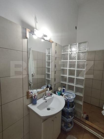 Apartament cu 5 camere decomandat, mobilat în Central