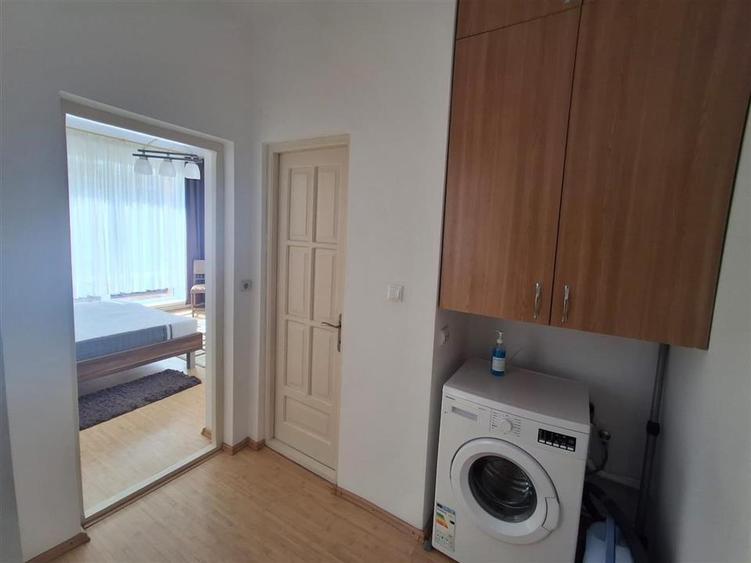 Apartament cu 4 camere decomandat în Hipodrom 3