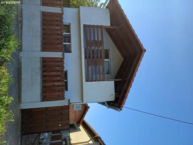 Casă cu 4 camere cu Teren 585 Mp în Șofronea