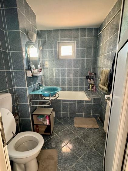 Apartament cu 4 camere decomandat în Prundu