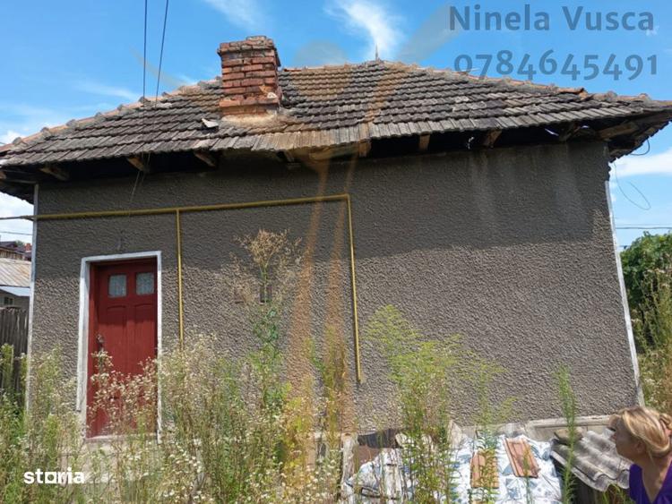 Casă cu 2 camere cu Teren 1020 Mp în Brănești