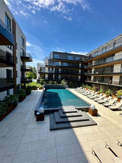 Apartament cu 4 camere semidecomandat, mobilat în Iancu Nicolae